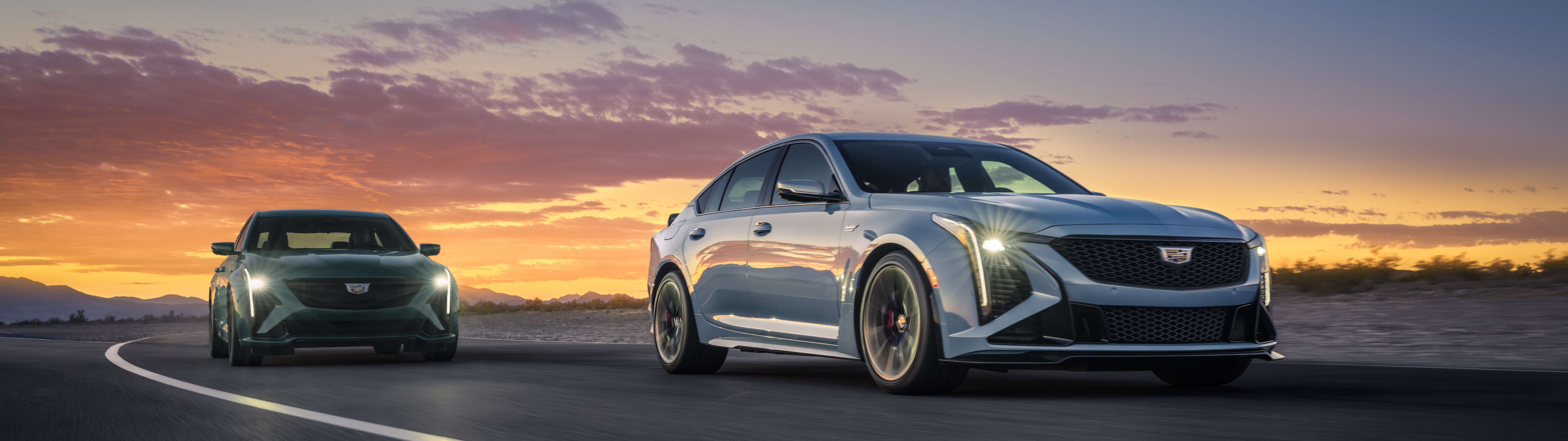 Eine elegante und leistungsstarke Cadillac CT5-V Blackwing Limousine, detailreich dargestellt.