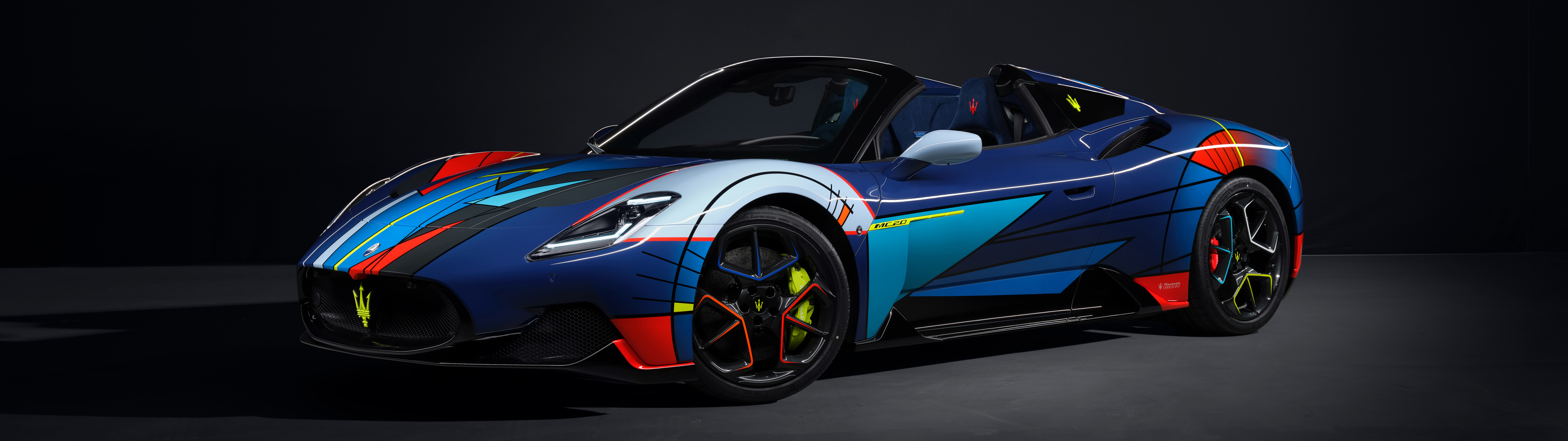 Ein hochleistungsstarker Maserati MC20 Supersportwagen mit einem eleganten, aerodynamischen Design und stilvoller italienischer Gestaltung.