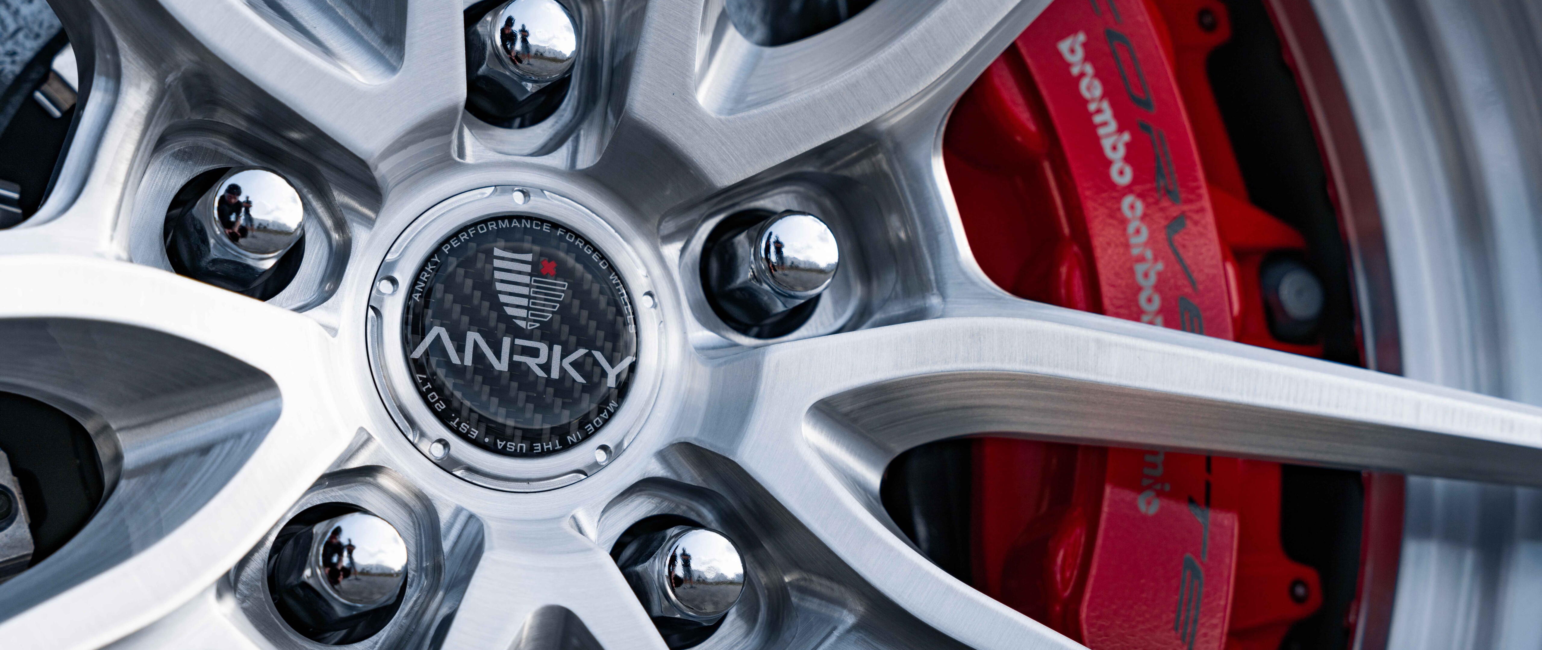 Ein elegantes und leistungsstarkes Chevrolet Corvette C8 Sportwagen mit modernen, aerodynamischen Linien.