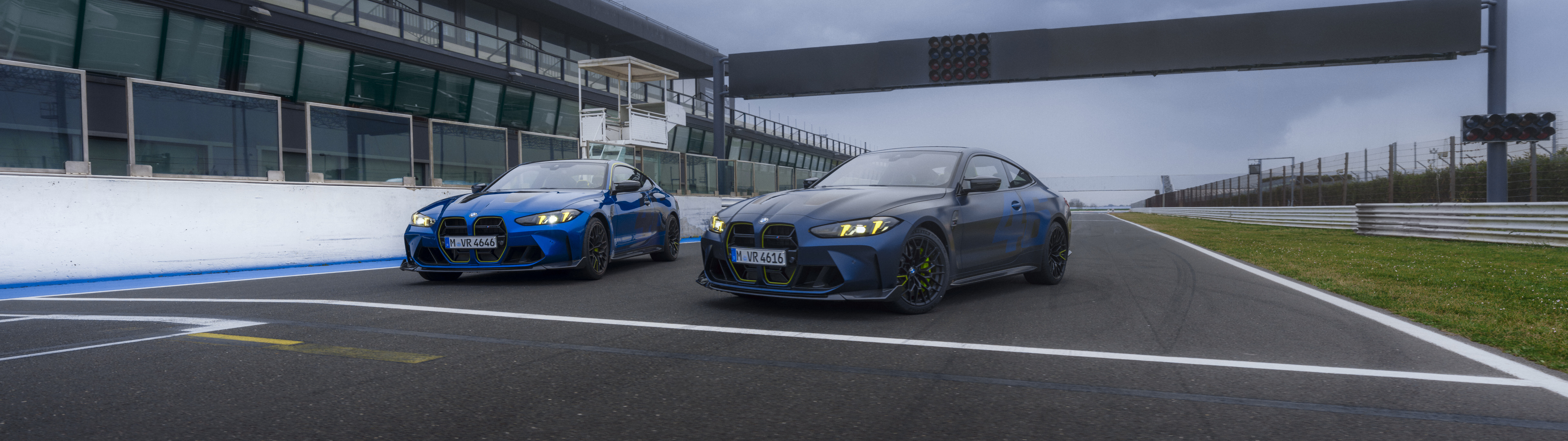 BMW M4 CS Edition mit Valentino Rossi VR46-Renndesign und -Farben.