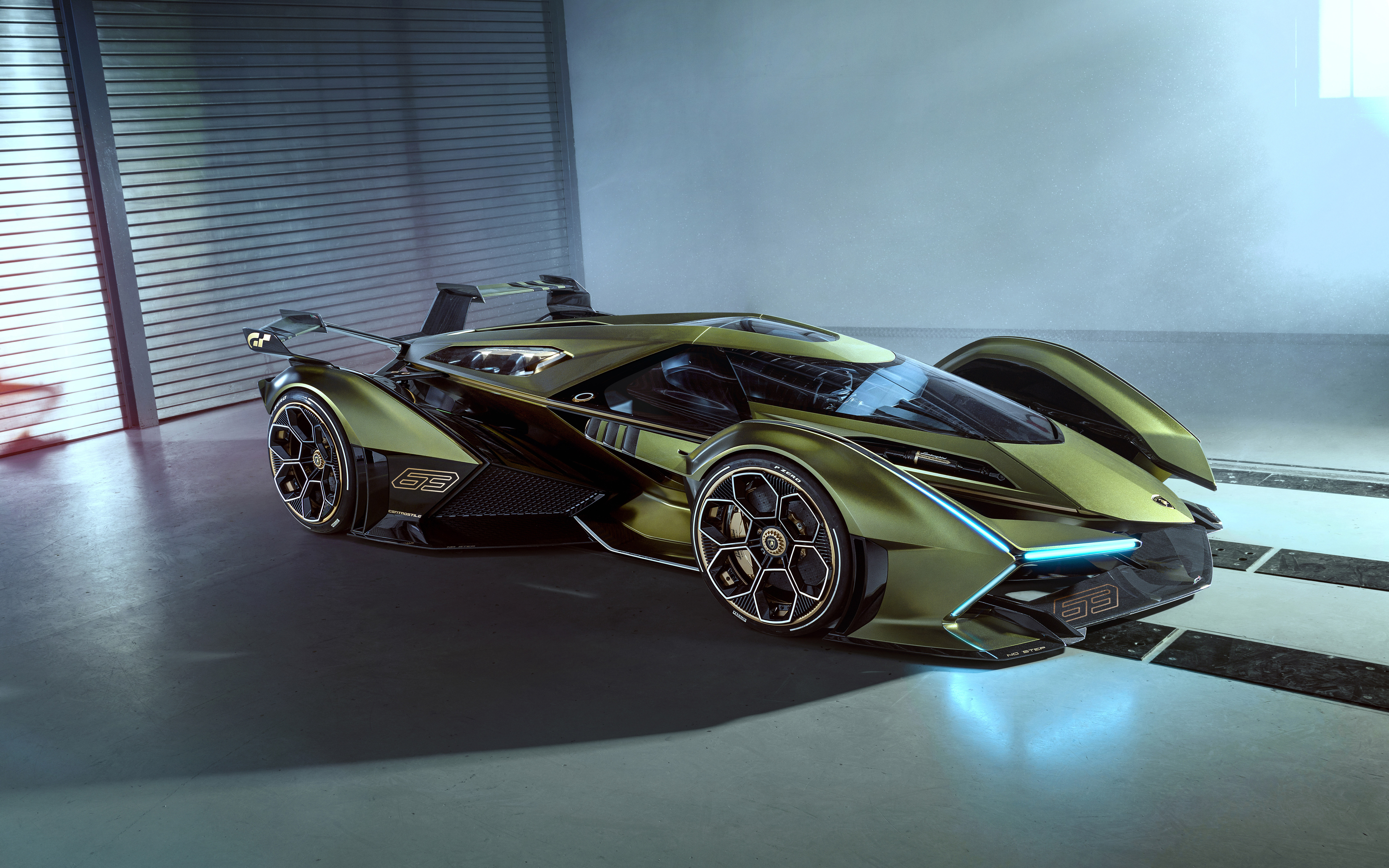 Ein futuristisches Lamborghini-Superauto vom Typ Lambo V12 Vision Gran Turismo, das seine aerodynamische Silhouette und das aggressive Design präsentiert.