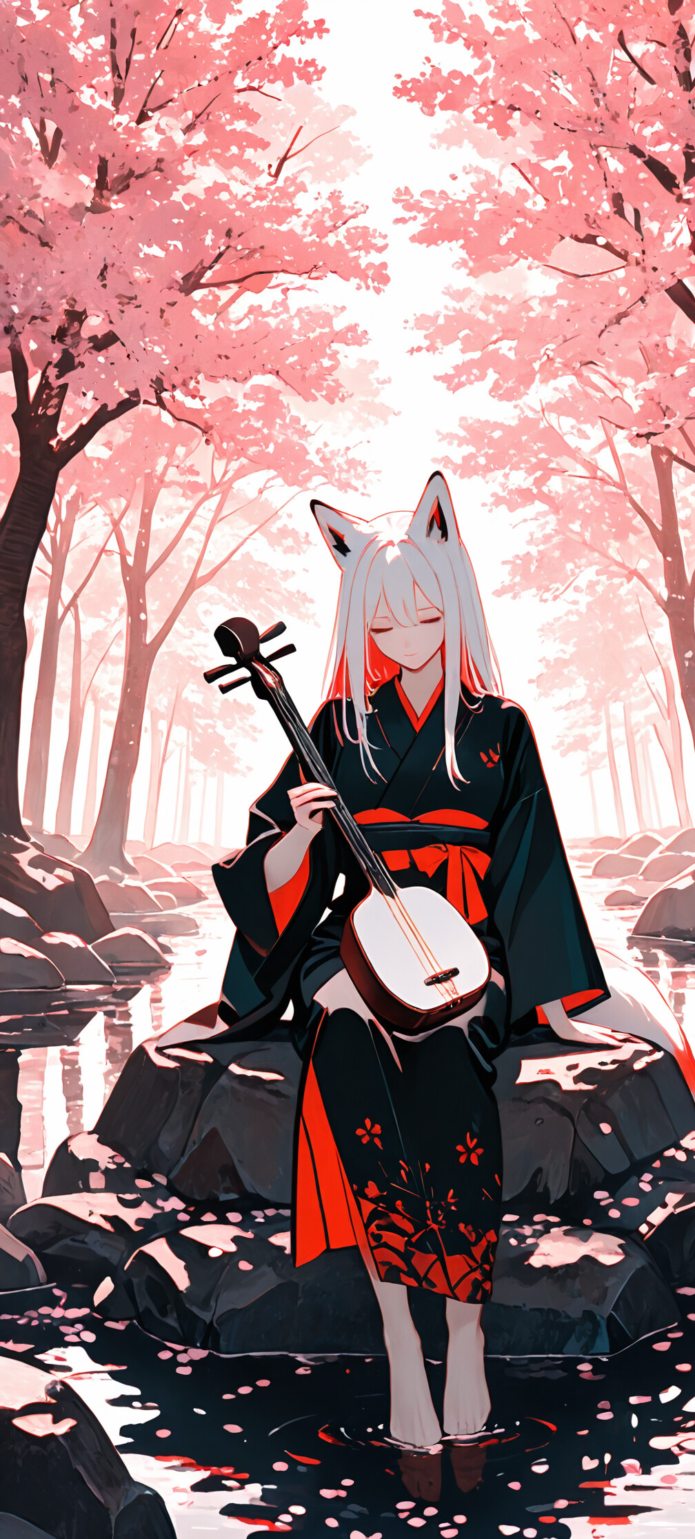 Ein weißhaariges Anime-Fuchs-Mädchen in einem schwarzen Kimono sitzt auf einem Felsen am Ufer eines Flusses und spielt unter rosafarbenen Kirschblütenbäumen eine Shamisen.