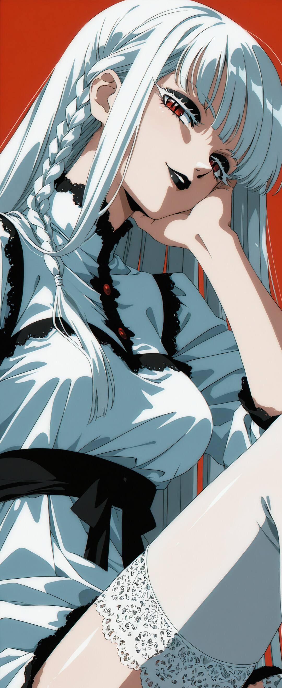 Eine Nahaufnahme einer Anime-Figur, die eine Frau mit langem, weißem Haar und roten Augen vor einem einfarbig roten Hintergrund darstellt. Sie stützt ihr Kinn auf ihre Hand, die auf ihrem Knie ruht, und blickt mit einem leichten, selbstgefälligen Lächeln den Betrachter an. Sie trägt roten Lippenstift und eine schwarze Spitzenbluse.