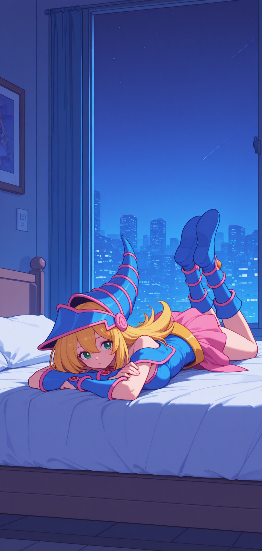 Das „Dunkle Magier-Mädchen“ aus „Yu-Gi-Oh!“ in ihrem typischen blau-rosa Outfit, liegend auf dem Bauch in einem Bett in einem Hochhausappartement, mit Blick auf die nächtliche Skyline der Stadt und einem Sternschnuppen, die durch das Fenster sichtbar sind.